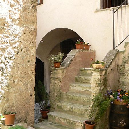 Residence Il Palazzo Santo Stefano Di Sessanio Esterno foto