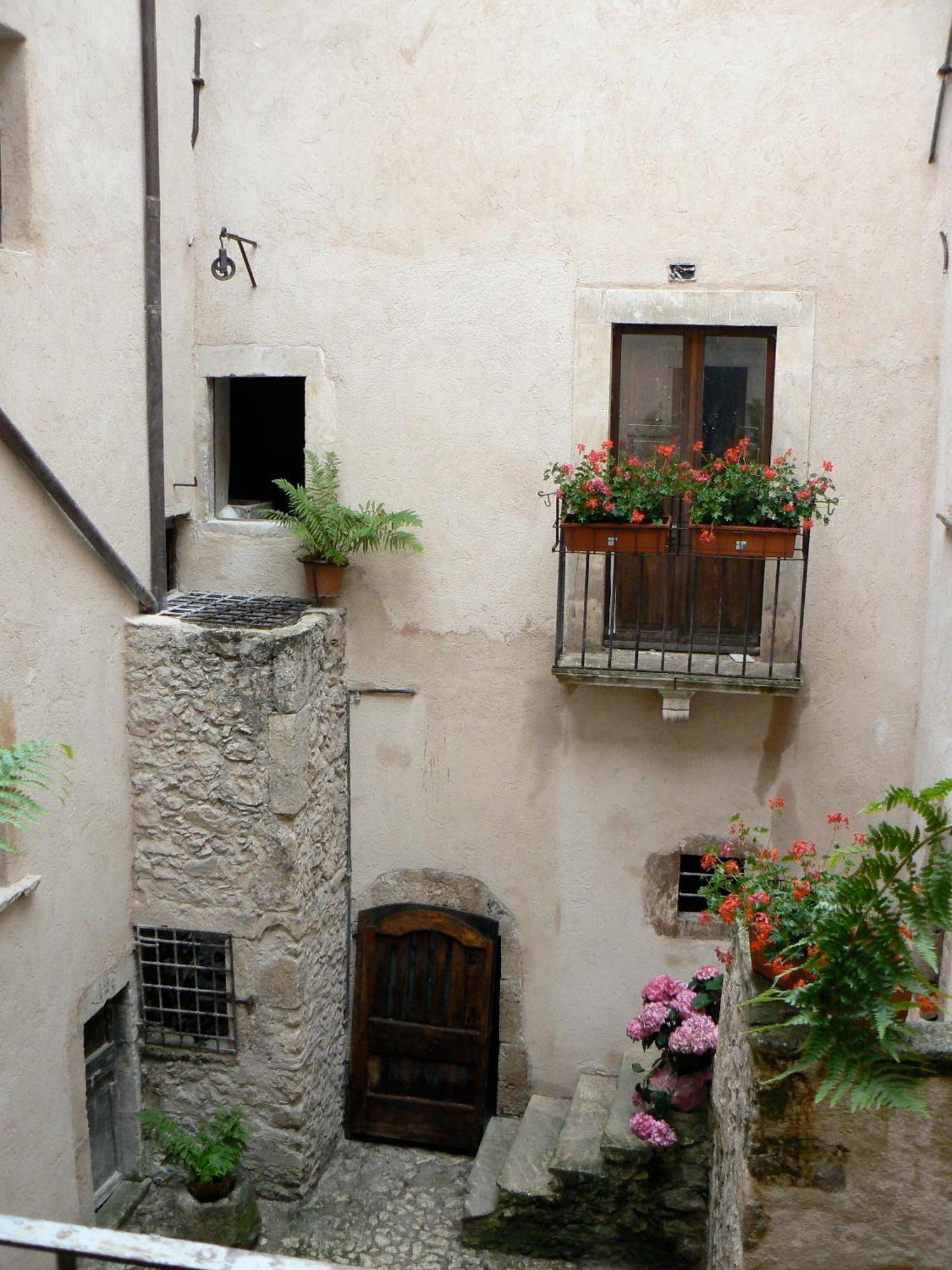 Residence Il Palazzo Santo Stefano Di Sessanio Esterno foto